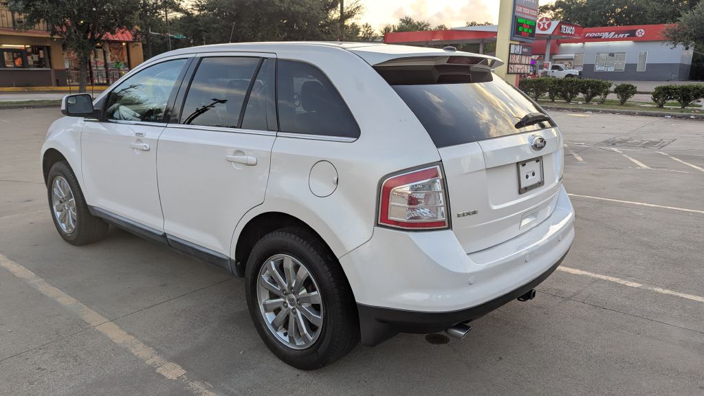 Photo 8 of this FORD EDGE