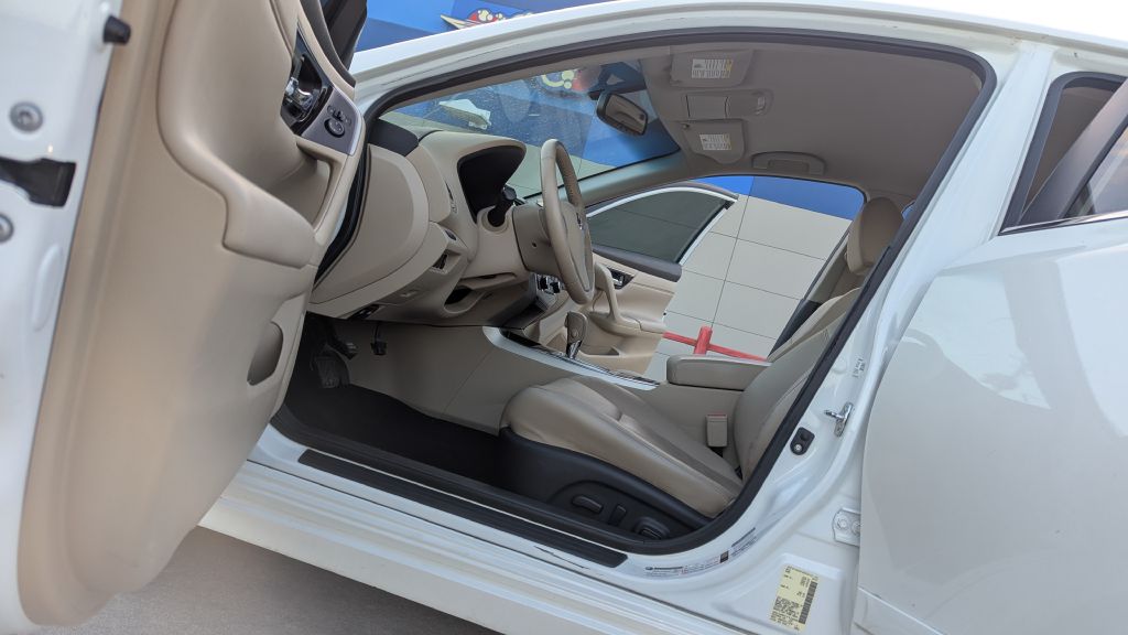 Photo 9 of this FORD EDGE