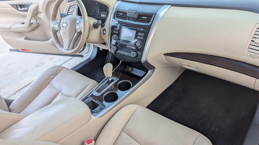 Photo 15 of this FORD EDGE