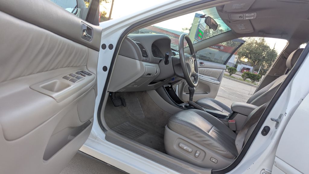 Photo 11 of this TOYOTA CAMRY
