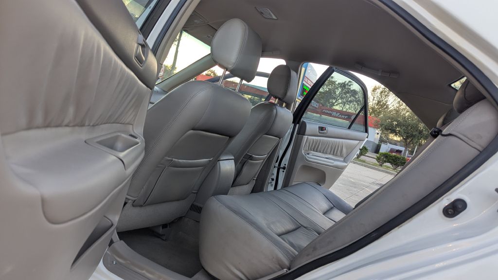 Photo 12 of this TOYOTA CAMRY