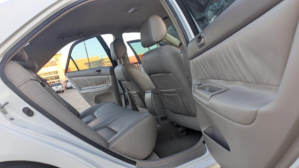 Photo 13 of this TOYOTA CAMRY