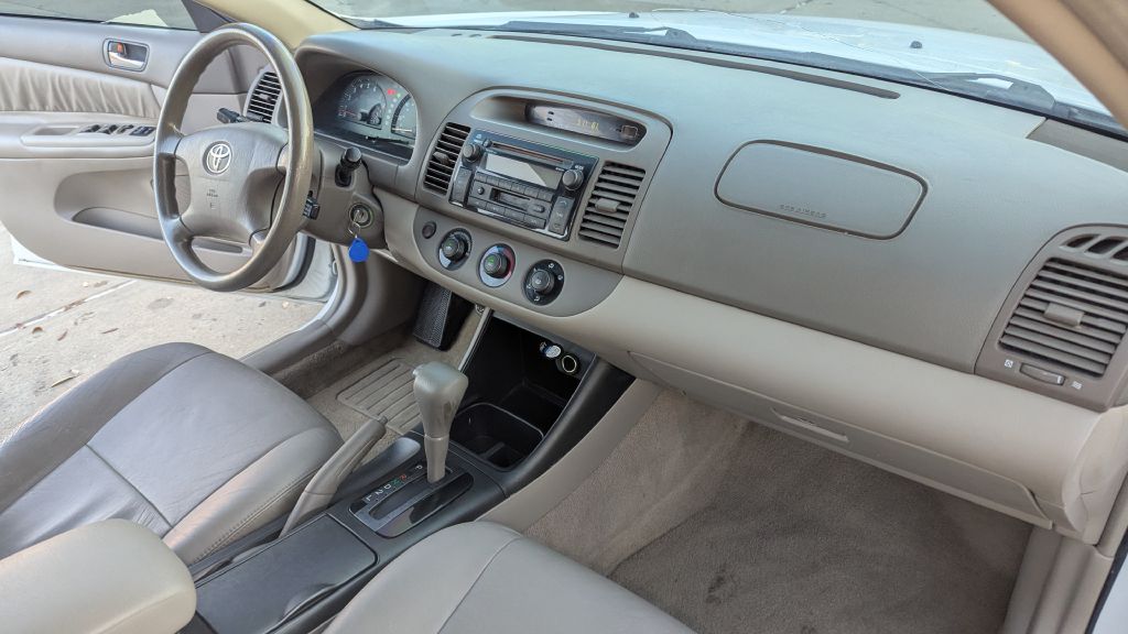 Photo 15 of this TOYOTA CAMRY