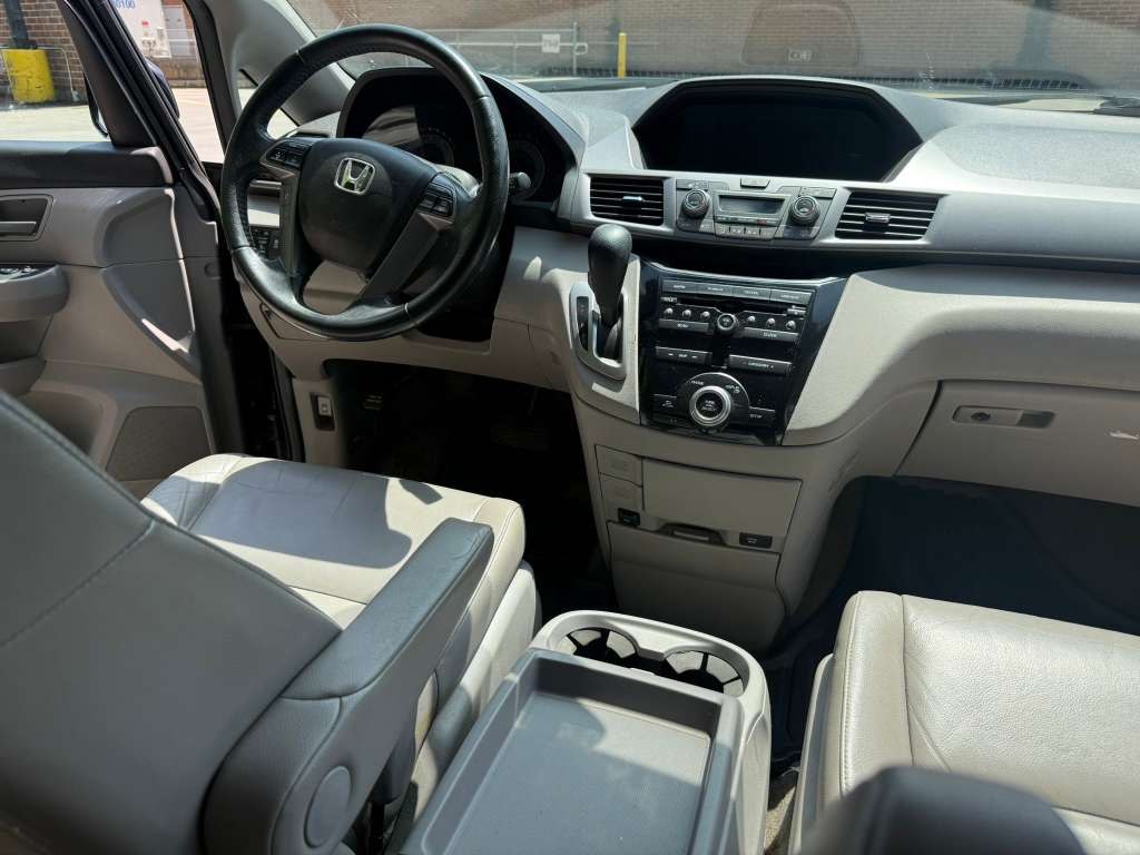 2012 Honda Odyssey #14
