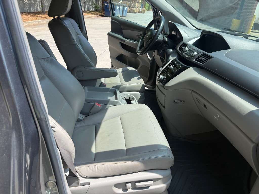 2012 Honda Odyssey #11