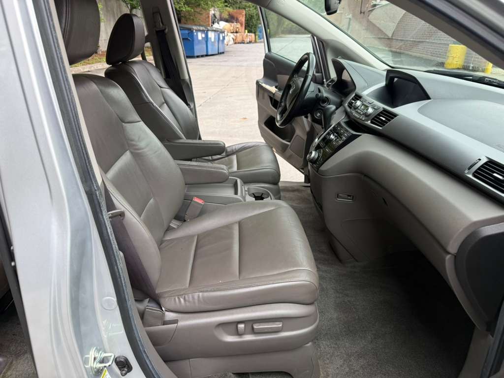 2013 Honda Odyssey #13