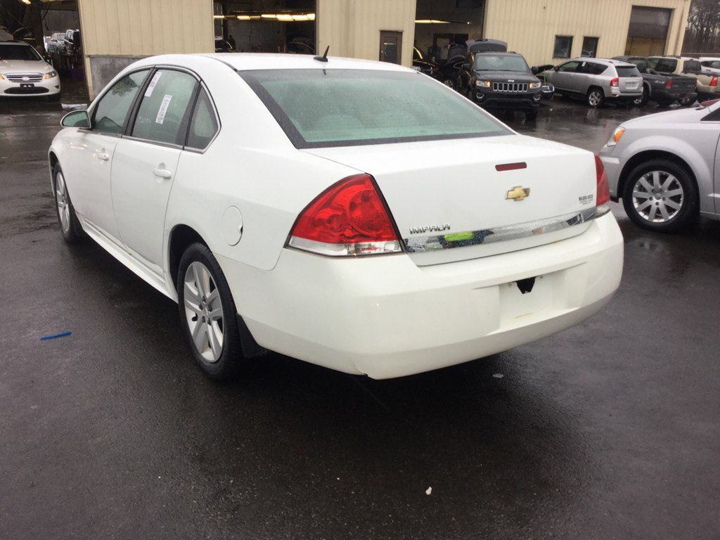 Photo 2 of this CHEVROLET IMPALA