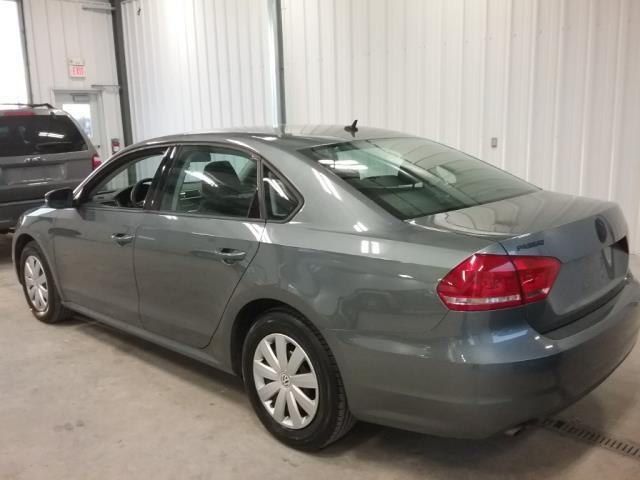 Photo 3 of this VOLKSWAGEN PASSAT SOLD
