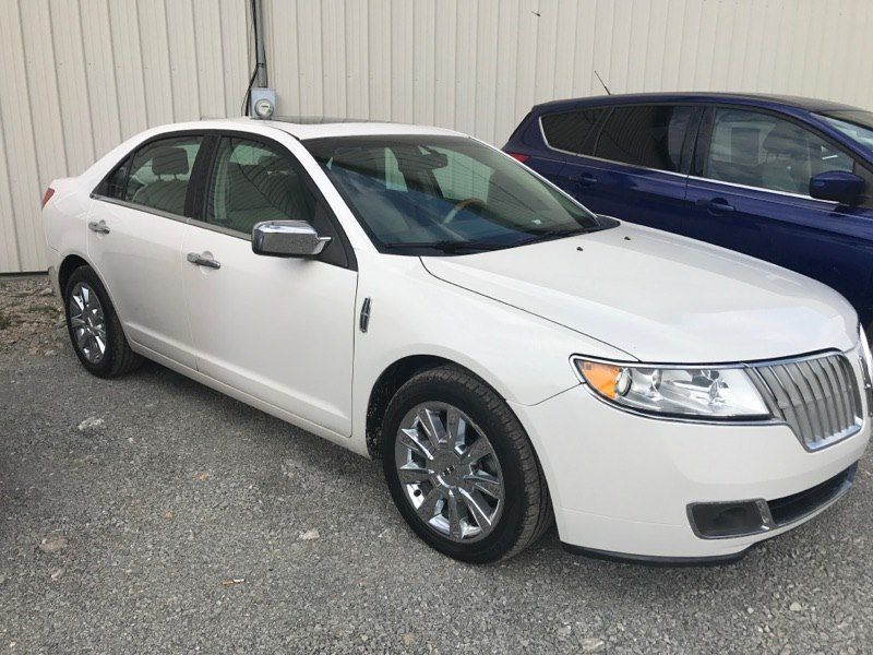 Photo 2 of this LINCOLN MKZ