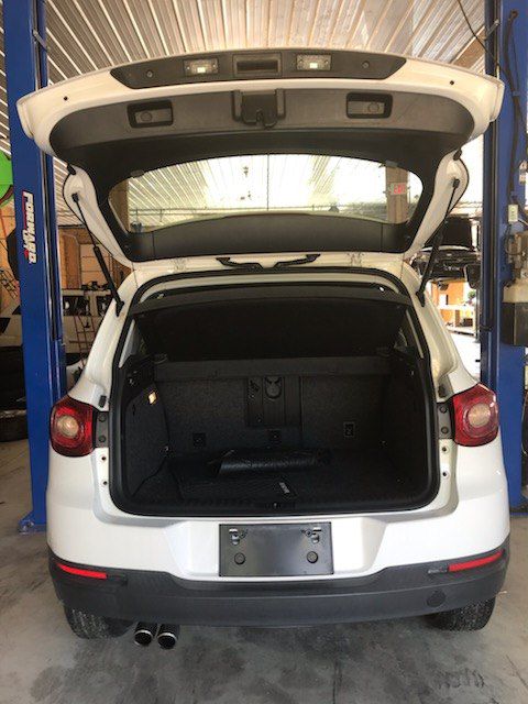 VOLKSWAGEN TIGUAN SOLD 2011 VOLKSWAGEN TIGUAN SOLD WVGAV7AXXBW512953