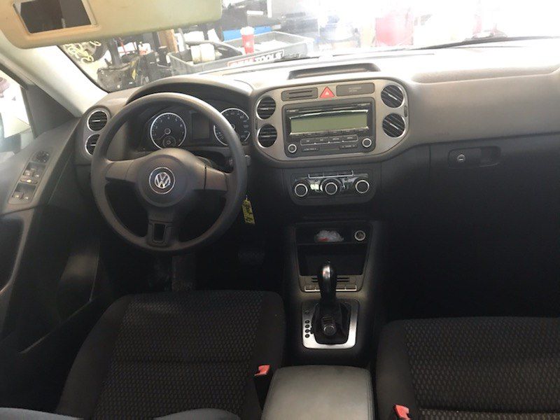 VOLKSWAGEN TIGUAN SOLD 2011 VOLKSWAGEN TIGUAN SOLD WVGAV7AXXBW512953