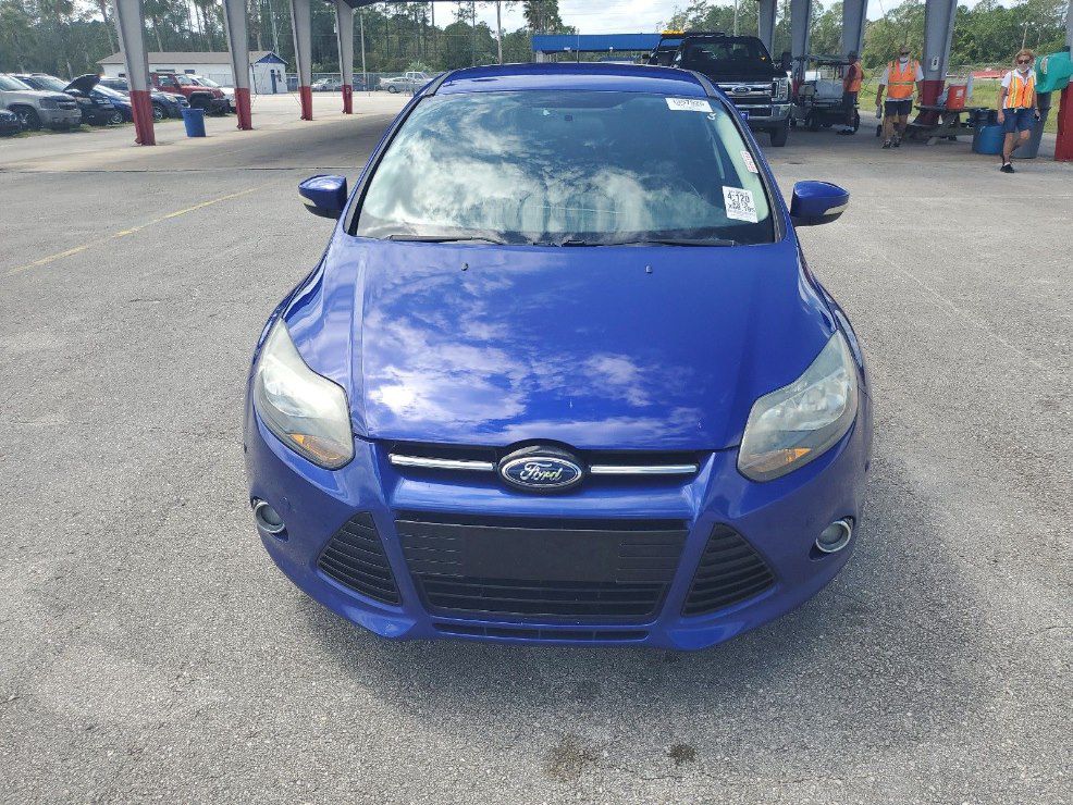 Photo 2 of this FORD FOCUS