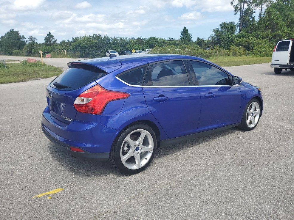 Photo 4 of this FORD FOCUS