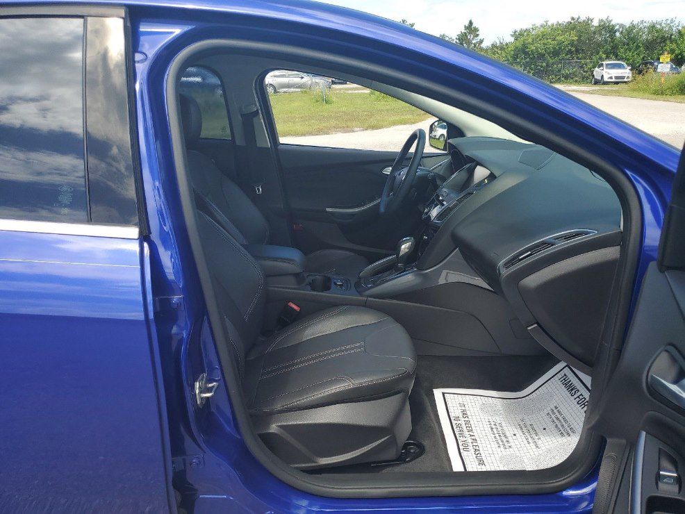 Photo 8 of this FORD FOCUS