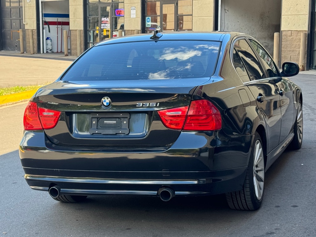 Photo 5 of this BMW 335