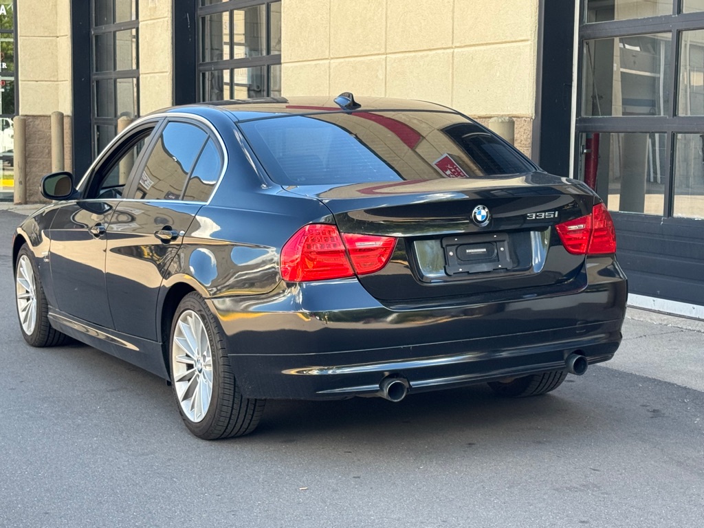 Photo 19 of this BMW 335
