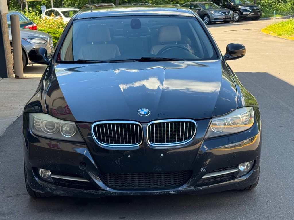 Photo 2 of this BMW 335