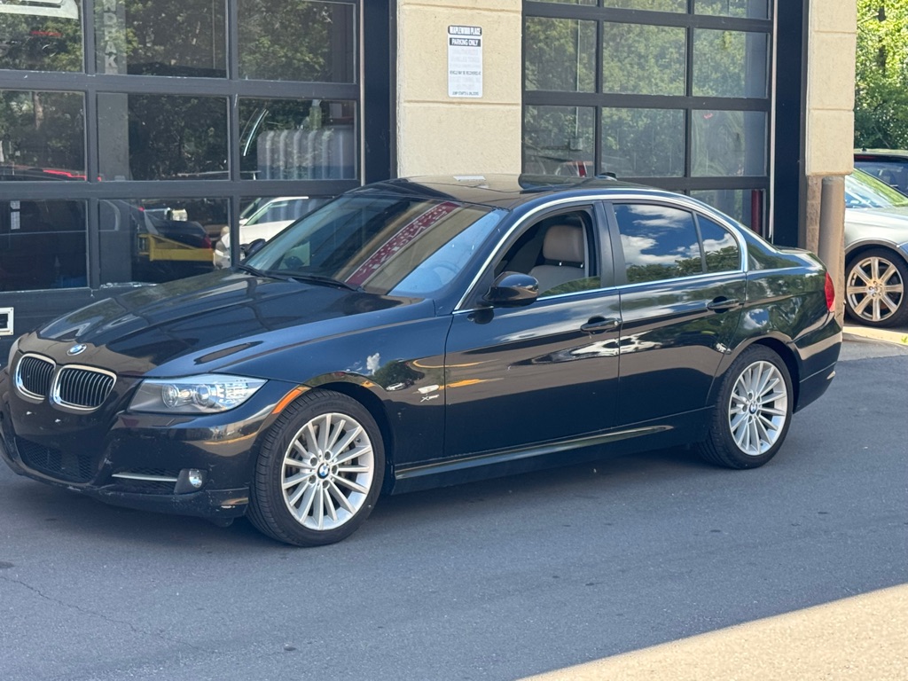 Photo 12 of this BMW 335