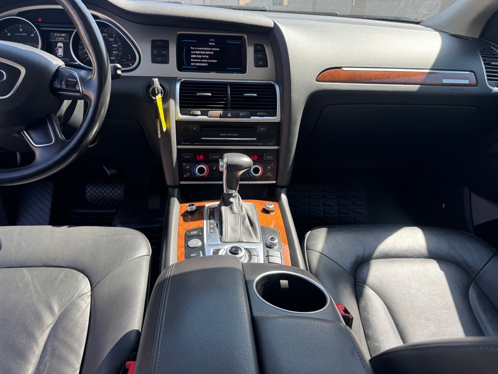 Photo 5 of this AUDI Q7