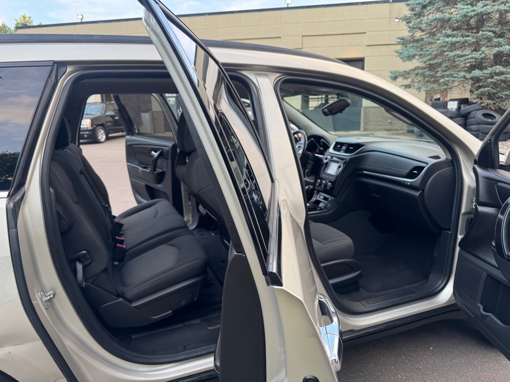 Photo 11 of this CHEVROLET TRAVERSE
