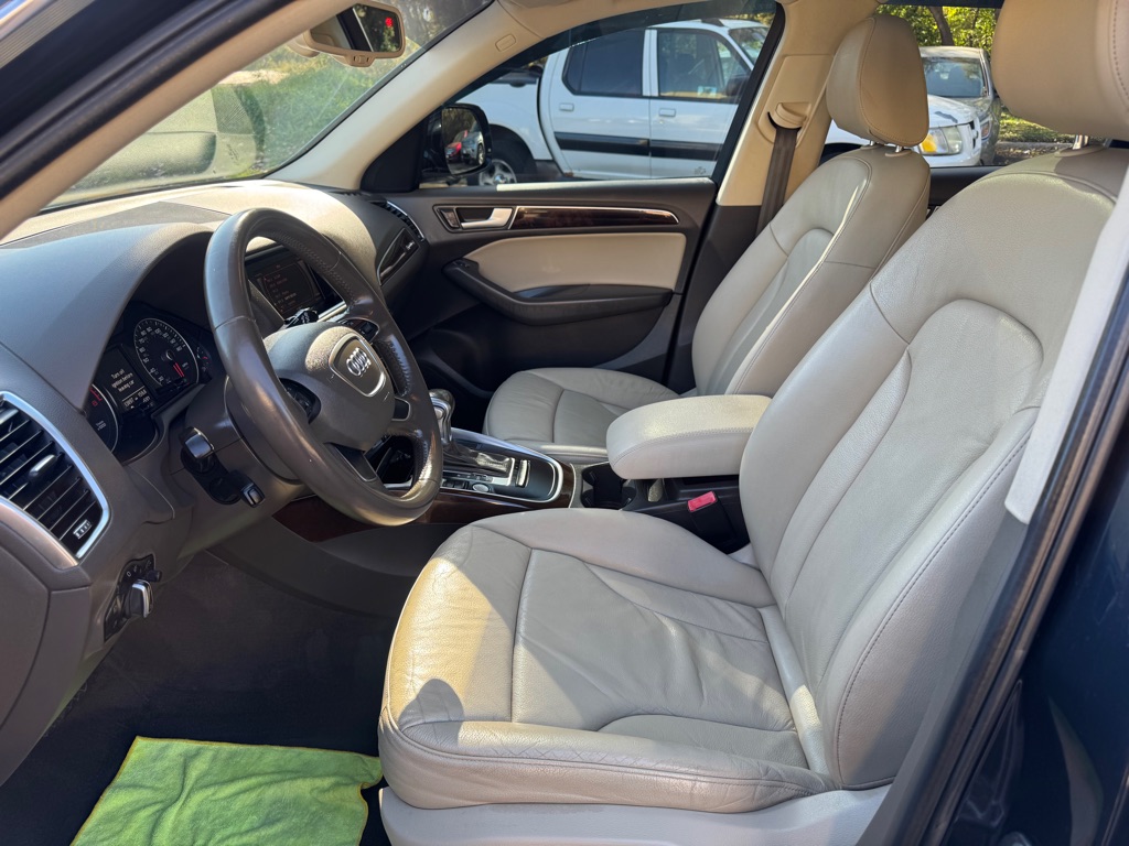 Photo 19 of this AUDI Q5