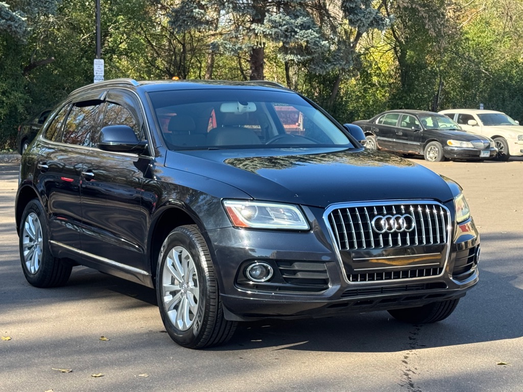 Photo 2 of this AUDI Q5