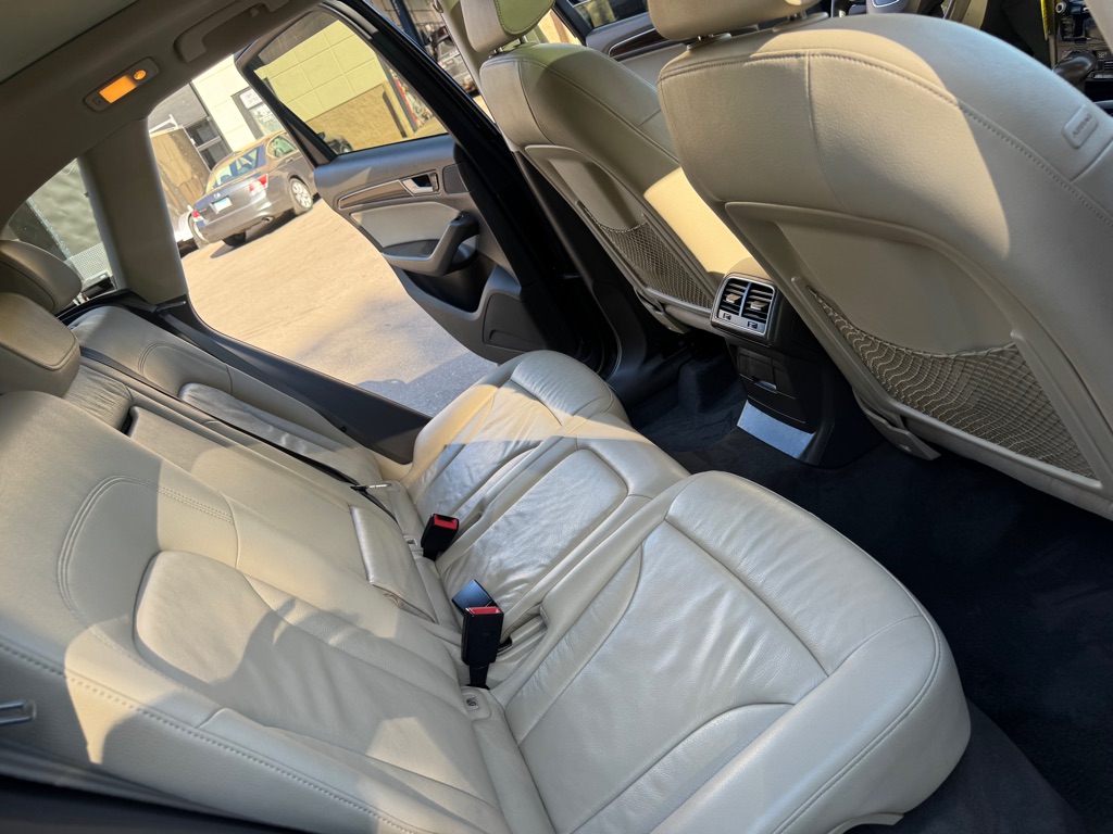 Photo 12 of this AUDI Q5
