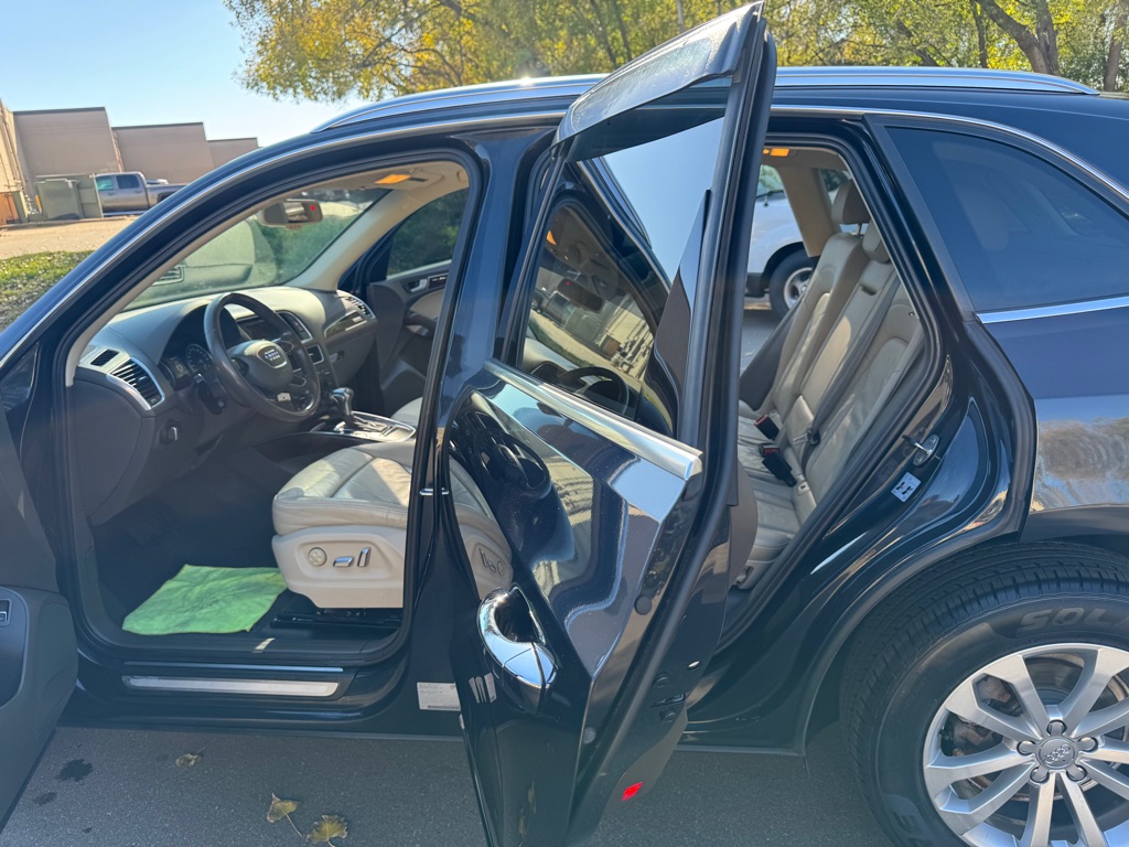 Photo 11 of this AUDI Q5