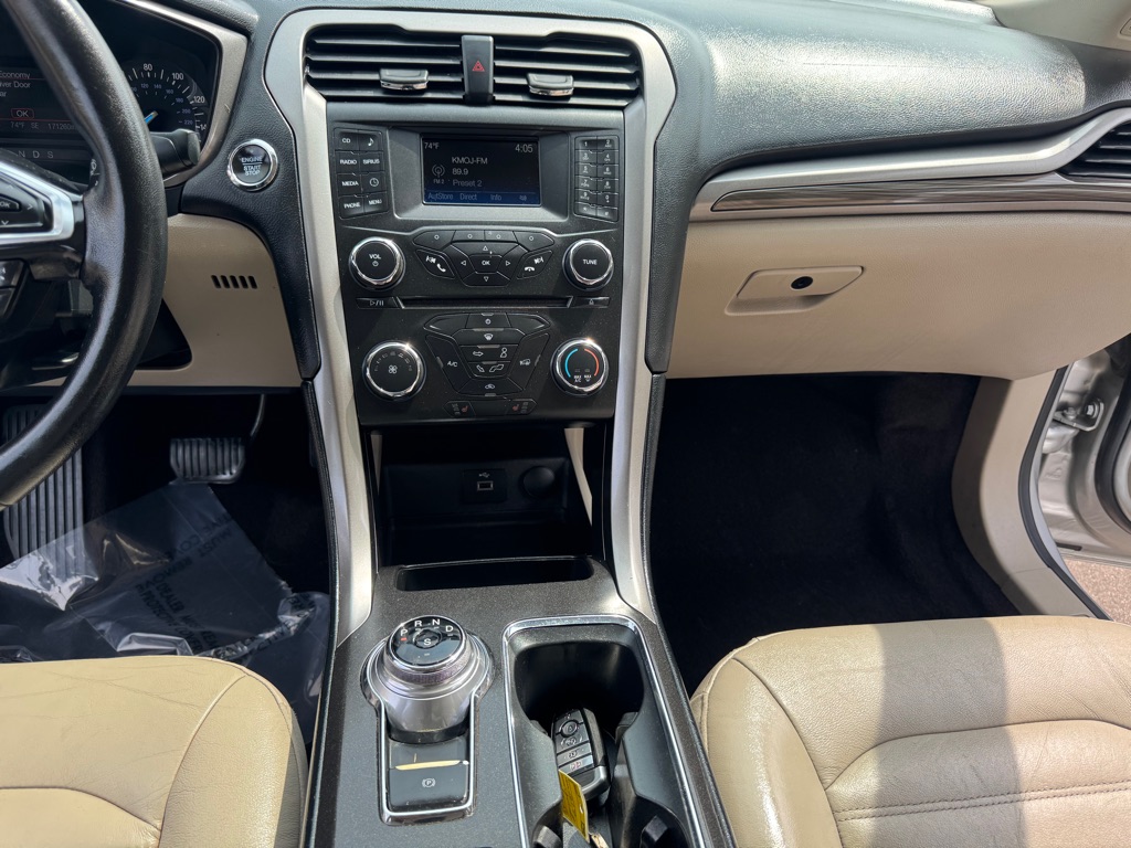 Photo 10 of this FORD FUSION