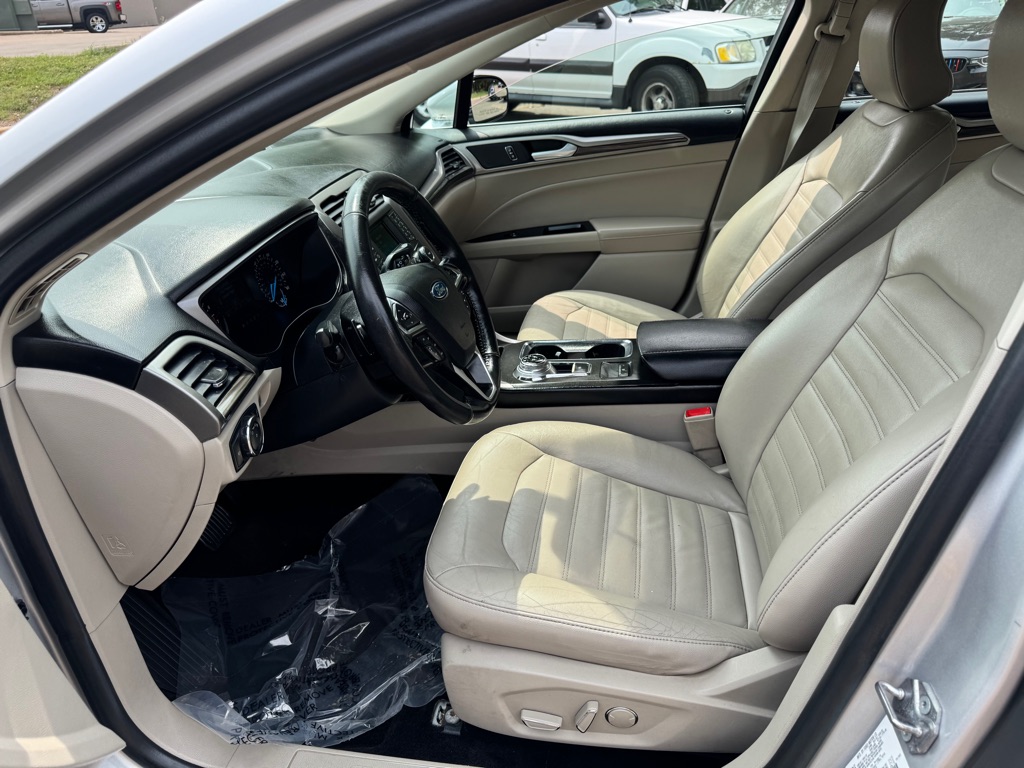 Photo 8 of this FORD FUSION