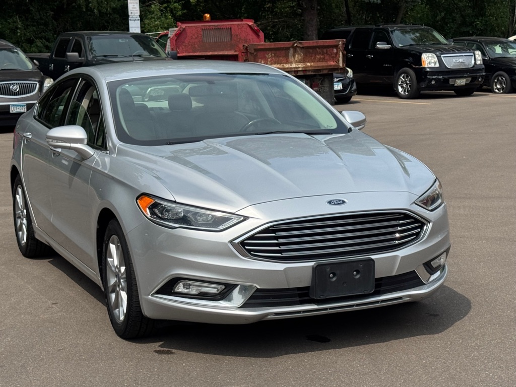 Photo 2 of this FORD FUSION