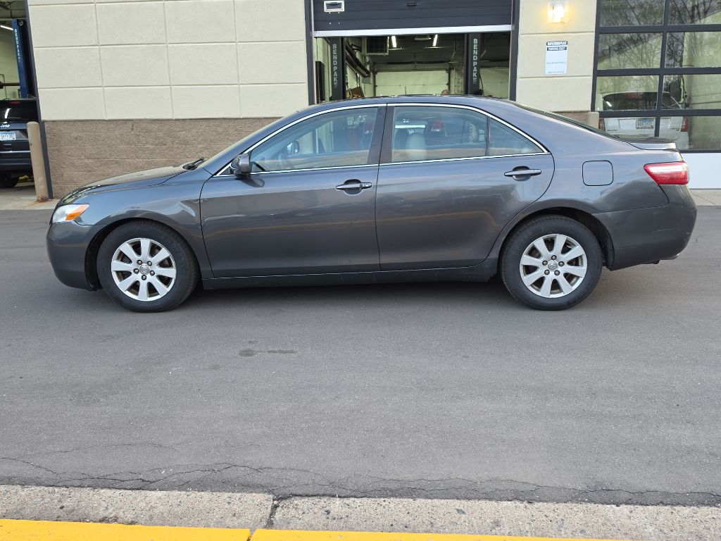 Photo 5 of this TOYOTA CAMRY XLE
