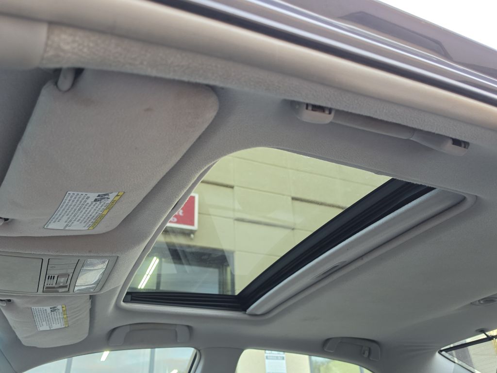 Photo 16 of this TOYOTA CAMRY XLE