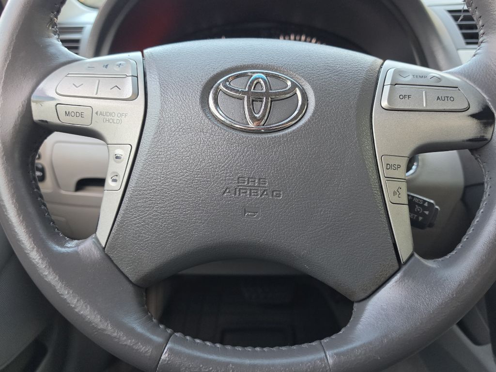 Photo 23 of this TOYOTA CAMRY XLE