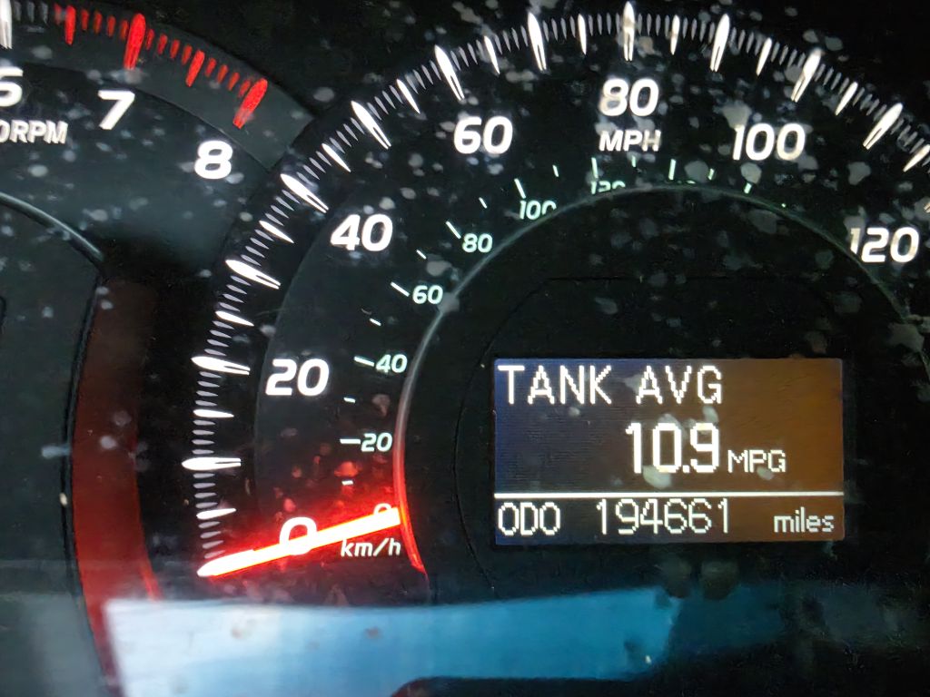 Photo 24 of this TOYOTA CAMRY XLE