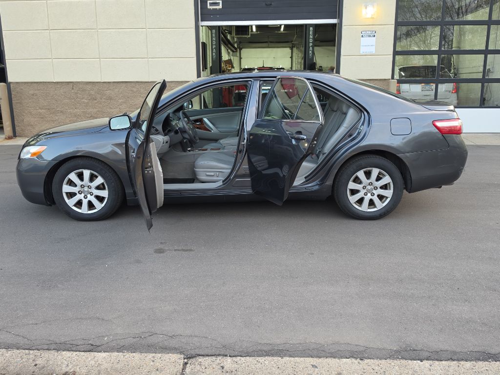Photo 10 of this TOYOTA CAMRY XLE