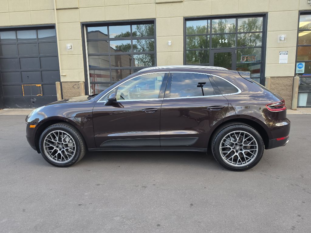 Photo 8 of this PORSCHE MACAN S