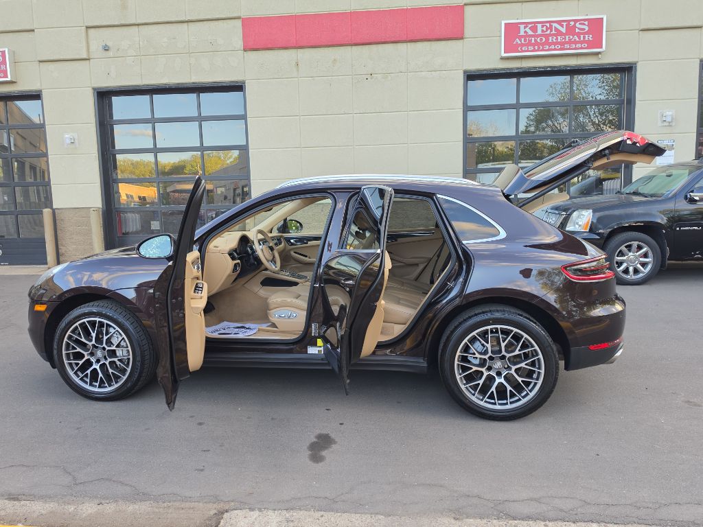 Photo 17 of this PORSCHE MACAN S