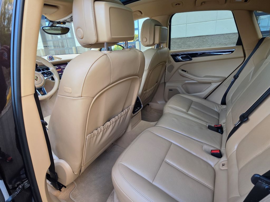 Photo 20 of this PORSCHE MACAN S