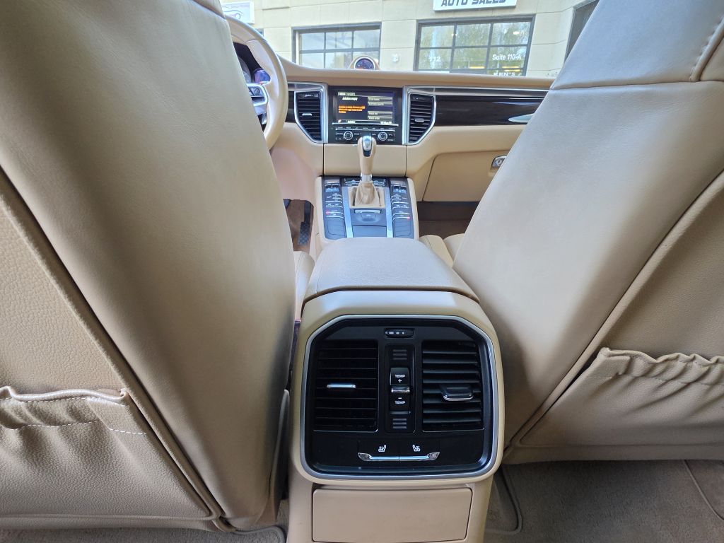 Photo 21 of this PORSCHE MACAN S