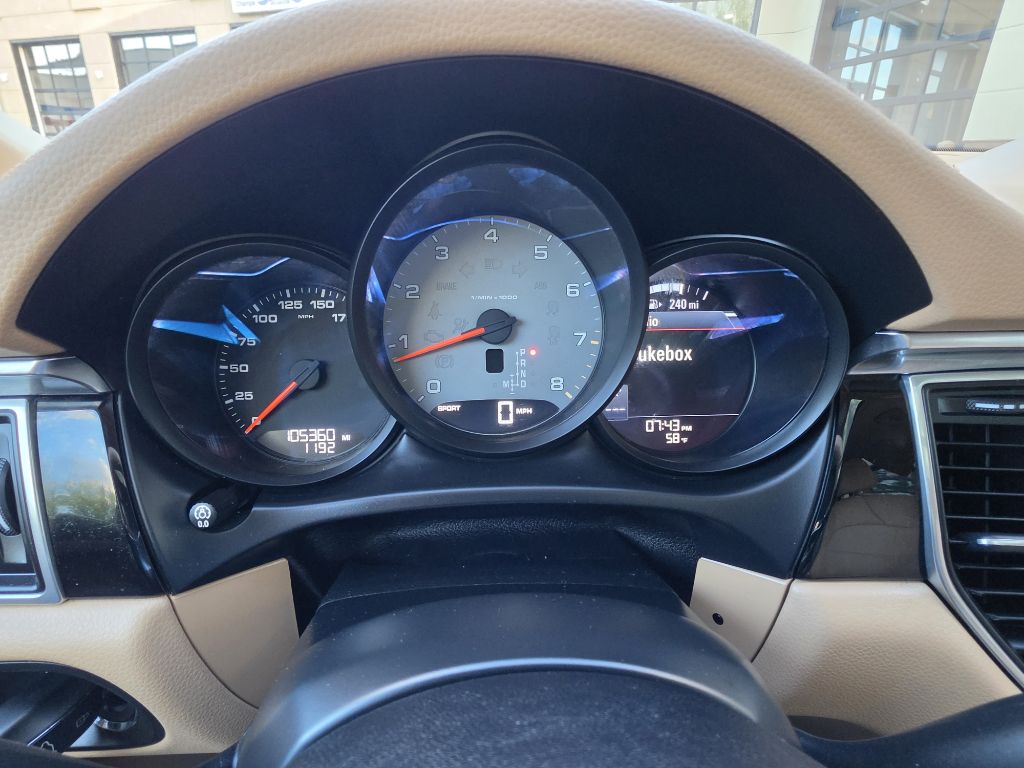 Photo 33 of this PORSCHE MACAN S