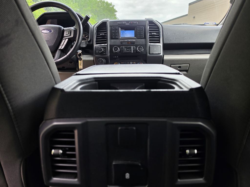 Photo 18 of this FORD F150