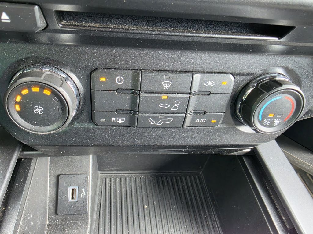 Photo 24 of this FORD F150