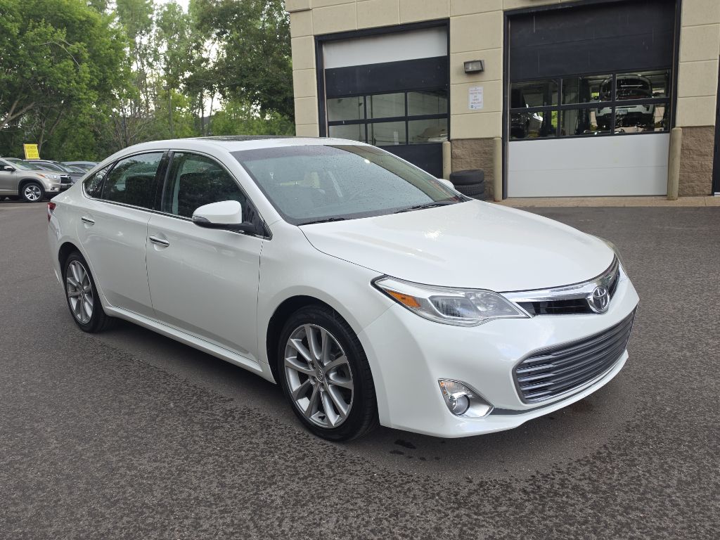Photo 2 of this TOYOTA AVALON XLE TOUR