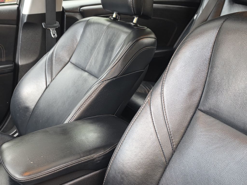 Photo 12 of this TOYOTA AVALON XLE TOUR