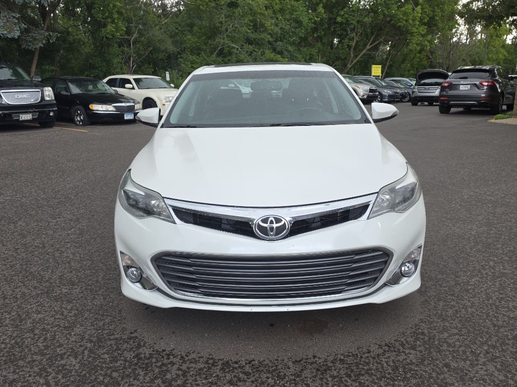 Photo 3 of this TOYOTA AVALON XLE TOUR