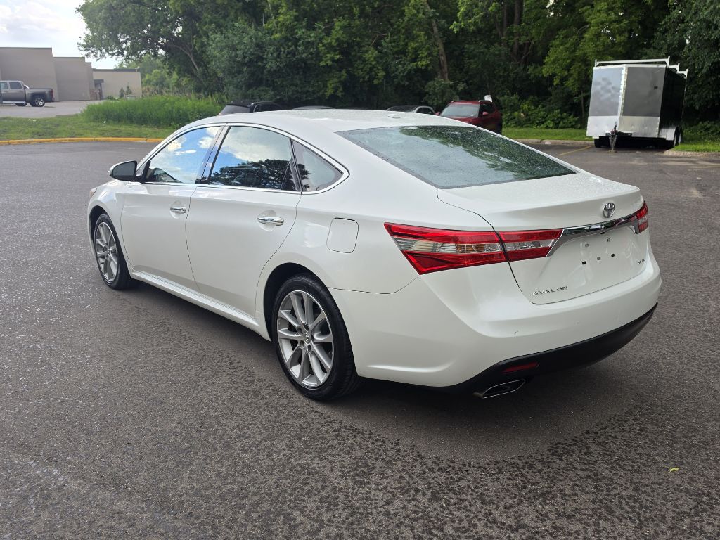 Photo 6 of this TOYOTA AVALON XLE TOUR