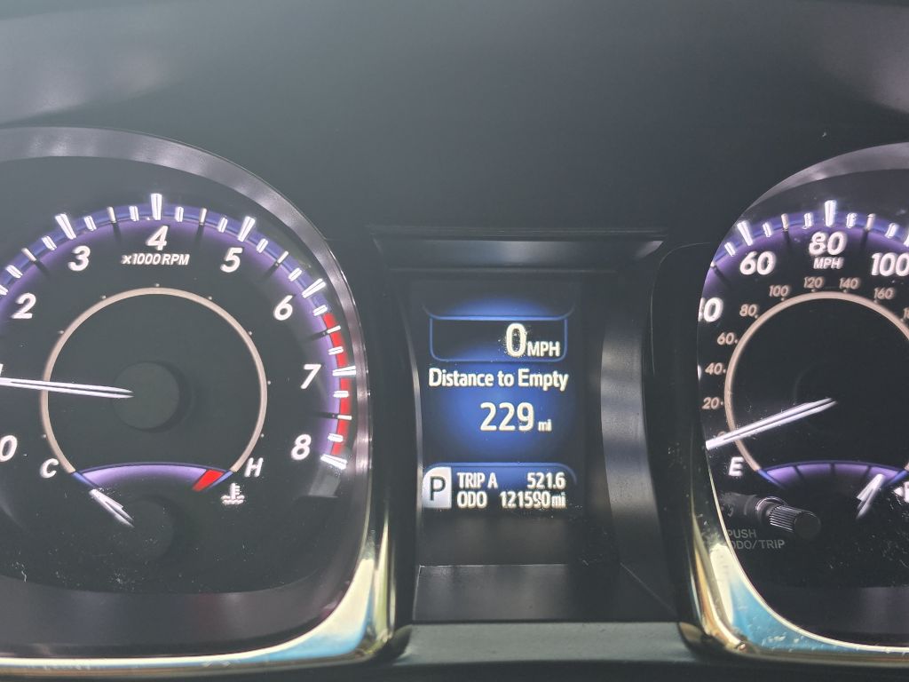 Photo 22 of this TOYOTA AVALON XLE TOUR