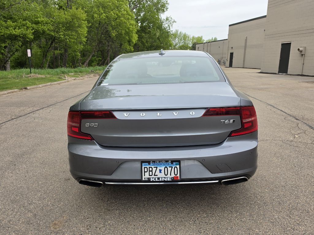 Photo 9 of this VOLVO S90