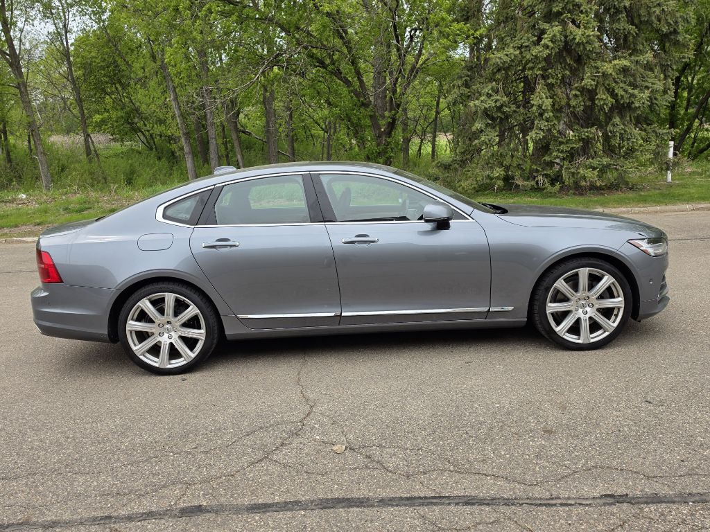 Photo 6 of this VOLVO S90
